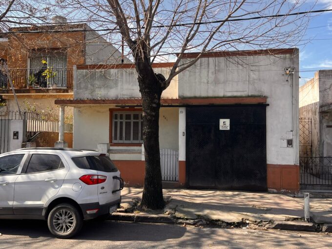 PH AL FRENTE con cochera y FONDO , OPORTUNIDAD ! 2 AMBIENTES