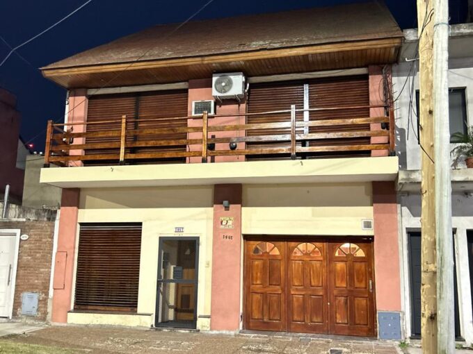 R E S E R V A D A ! Casa en Venta Apta Credito Bancario 5 Ambientes 3 Dorm. Avellaneda