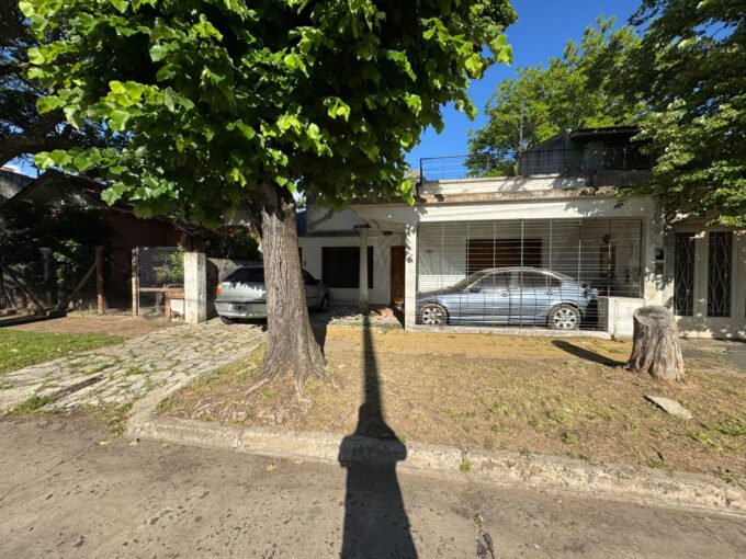 Casa con 377 m² de Terreno, 2 Dorm. en Venta en Remedios de Escalada