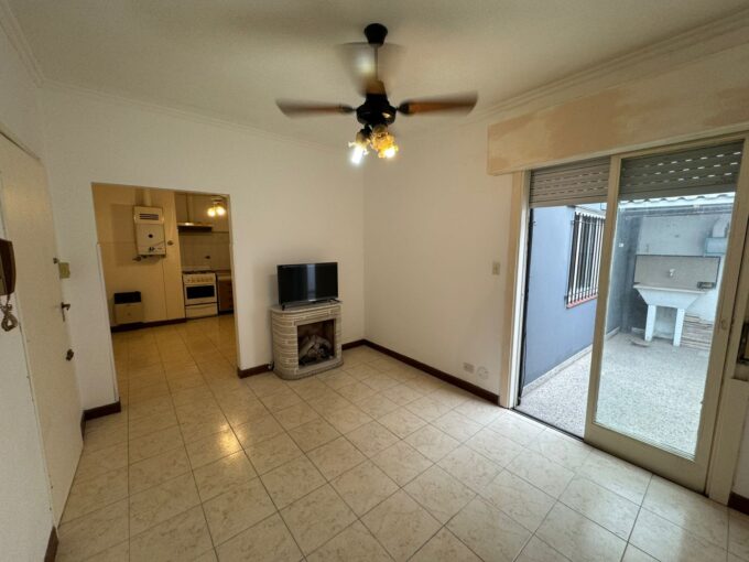 PH 2 AMBIENTES CON PATIO APTO CREDITO LANUS OESTE